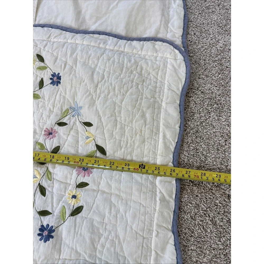 Embroidered Floral Wreath Full Cream Quilt & Shams Scalloped Edge Cottagecore